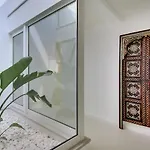 Casa Da Bandeira -perfect Location-beach Front- Rooftop Pool By Dreamvillasalbufeira Villa *
