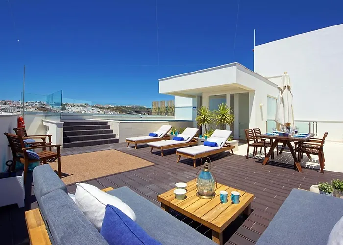 Villa Casa Da Bandeira -perfect Location-beach Front- Rooftop Pool By Dreamvillasalbufeira Albufeira