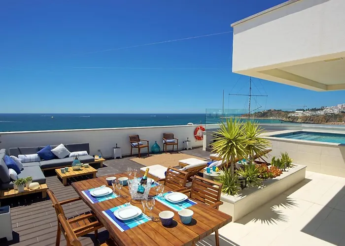 Casa Da Bandeira -perfect Location-beach Front- Rooftop Pool By Dreamvillasalbufeira *