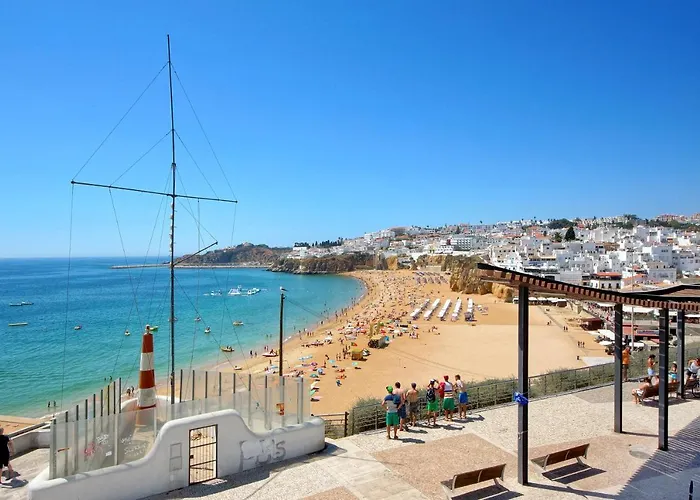 Villa Casa Da Bandeira -perfect Location-beach Front- Rooftop Pool By Dreamvillasalbufeira *